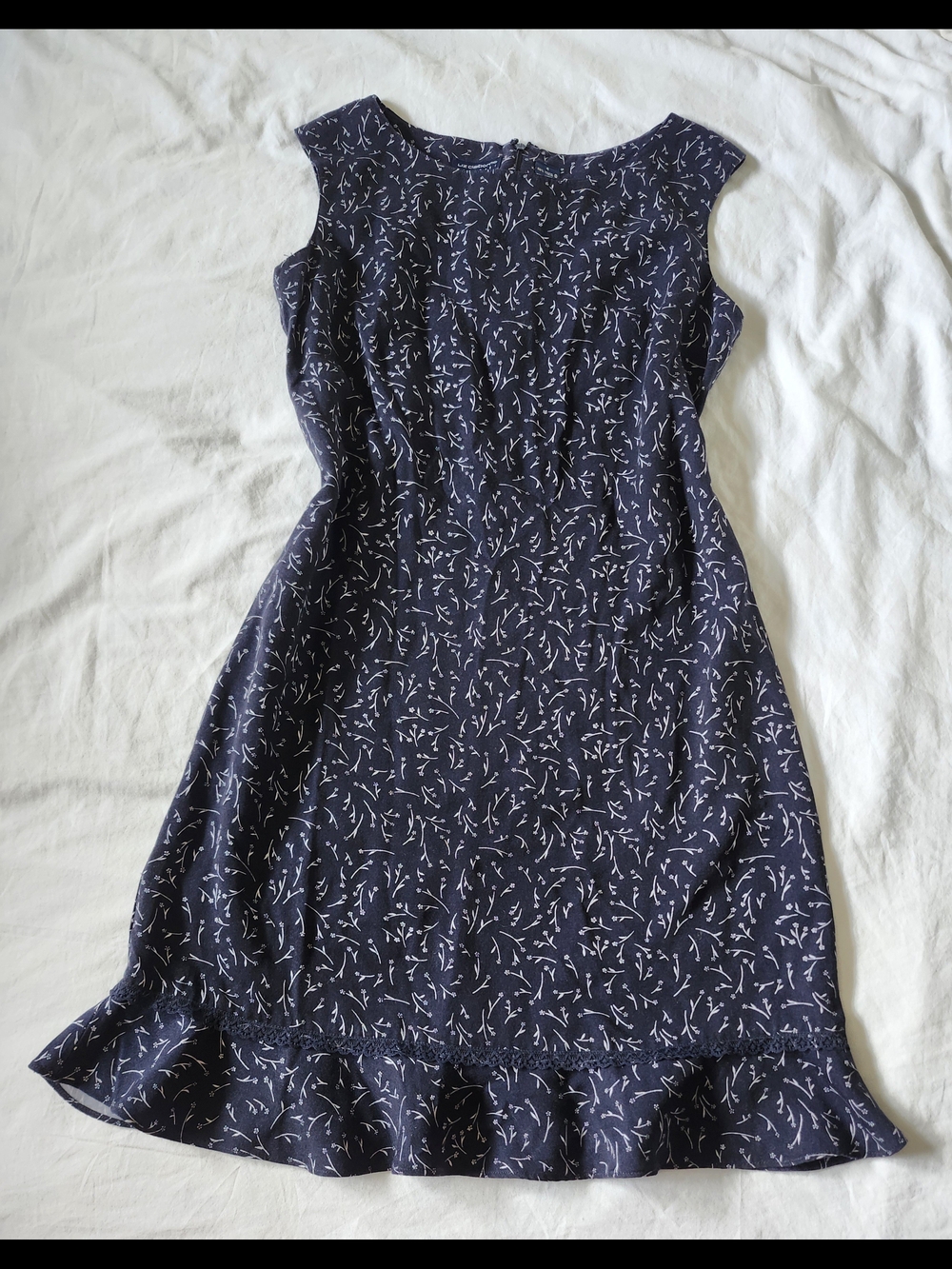 Liz Claiborne Navy Mini Dress with White Floral Print and Ruffle Hem